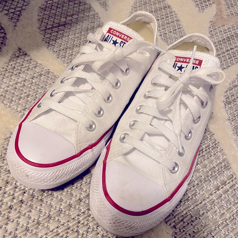 Converse white low tops Size 7